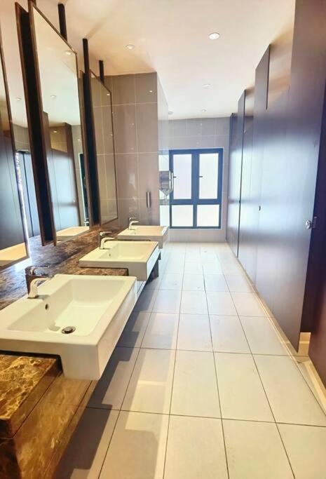 C0704 Almas Suite Seaview & Netflix Stay นุสาจายา ภายนอก รูปภาพ