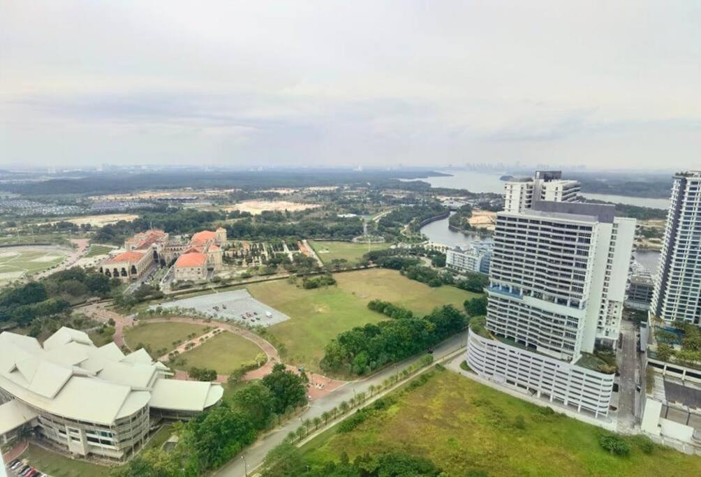 C0704 Almas Suite Seaview & Netflix Stay นุสาจายา ภายนอก รูปภาพ