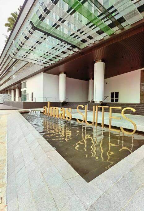 C0704 Almas Suite Seaview & Netflix Stay นุสาจายา ภายนอก รูปภาพ