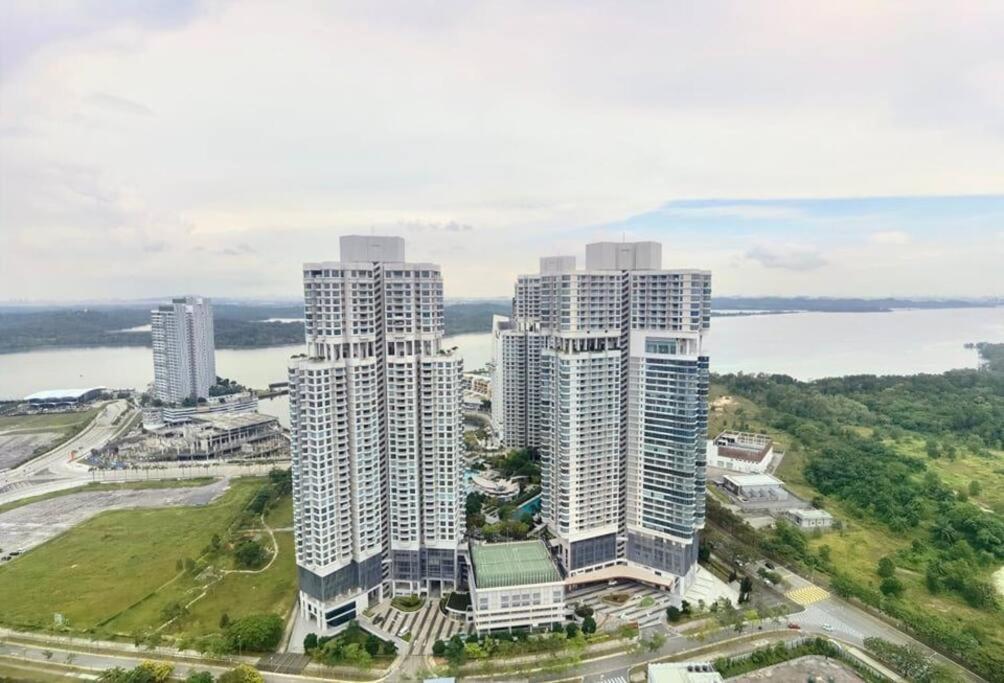 C0704 Almas Suite Seaview & Netflix Stay นุสาจายา ภายนอก รูปภาพ